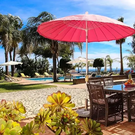 Elegant In With Private Pool Вилла